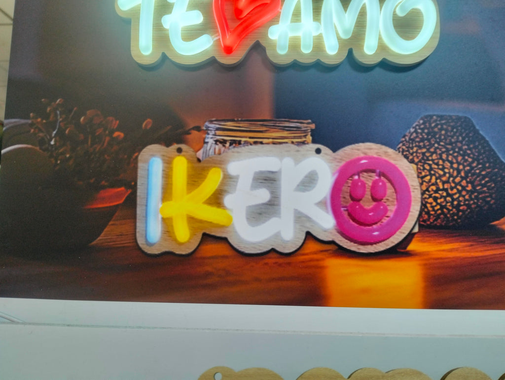Letrero Neón LED PAPA con Base de Madera