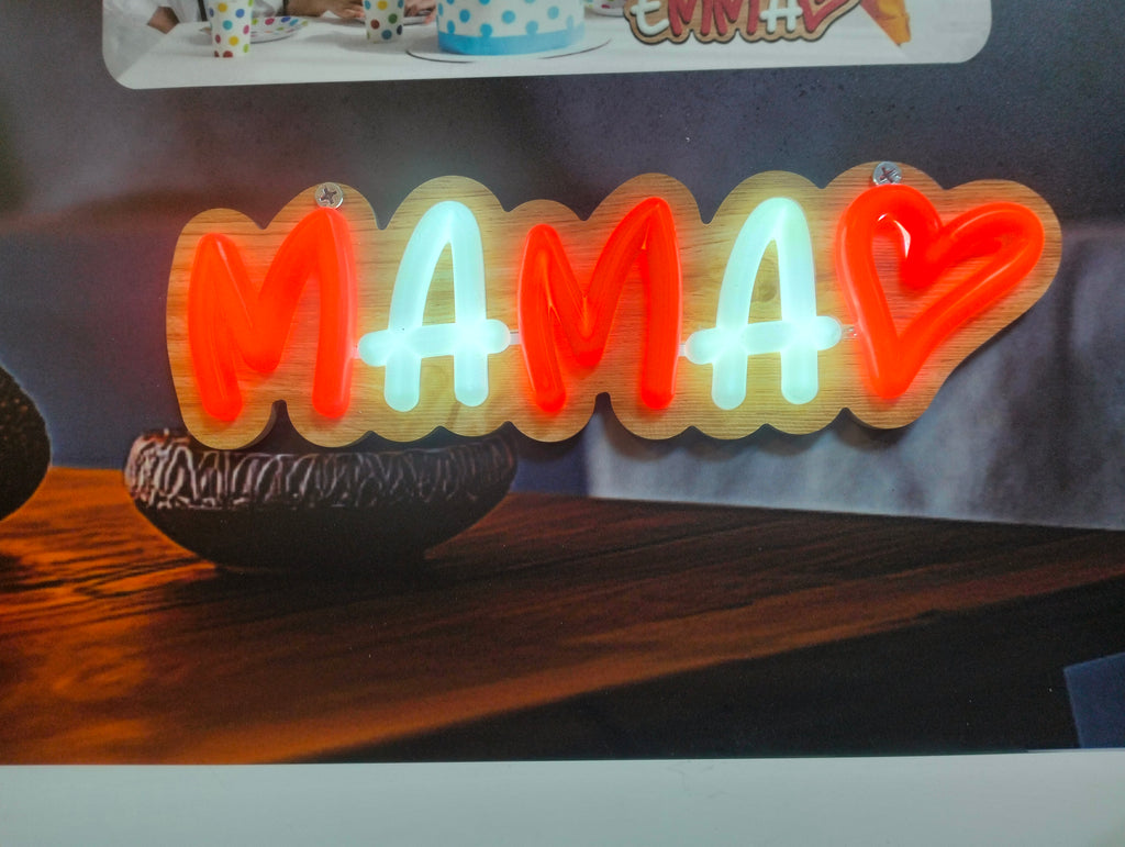 Letrero Neón LED PAPA con Base de Madera